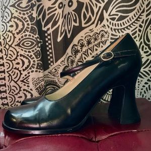 90s/Y2K Mary Jane heels